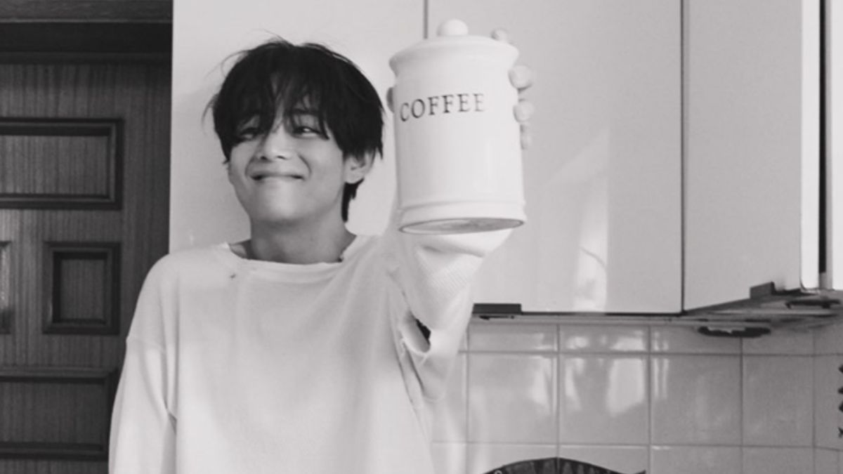 BTS V Aka Kim Taehyung Wins Best Male Entertainment Idol Of The Year At