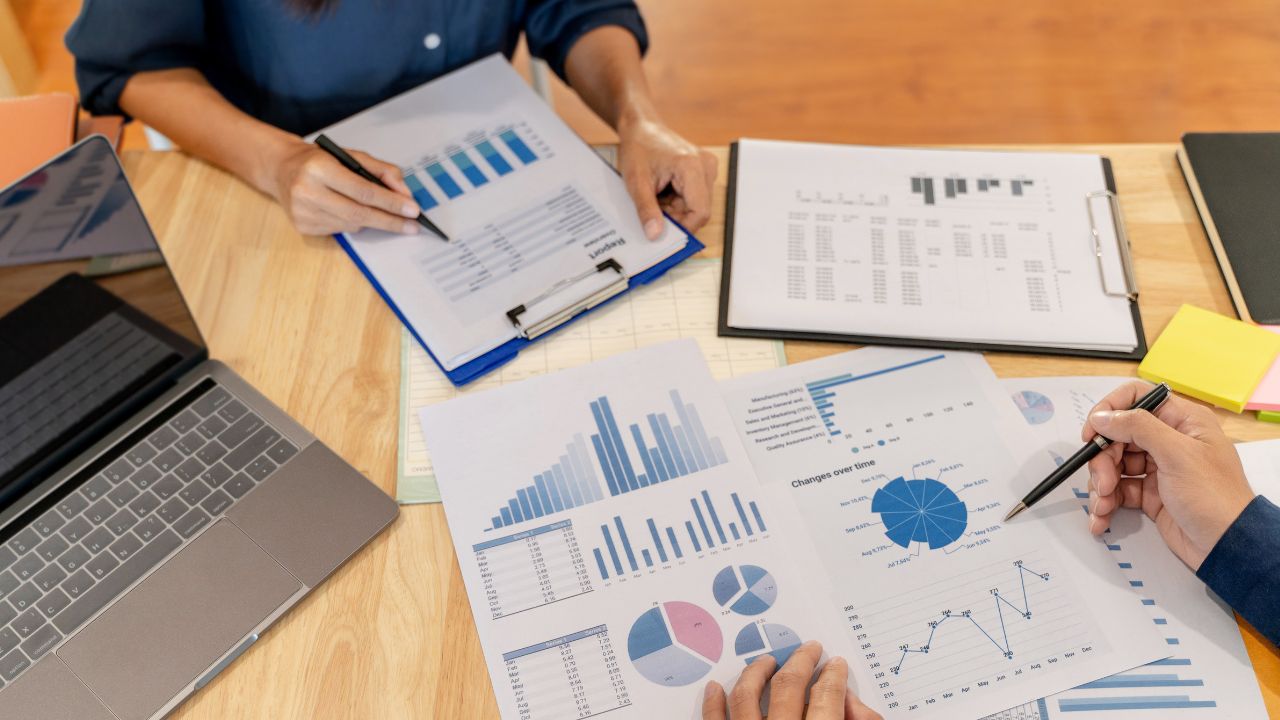 How To A Certified Financial Planner; Check Education