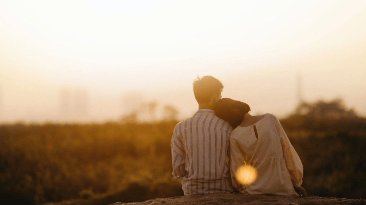 uncooperative-mother-in-law-compels-couple-to-cancel-wedding-and-elope-internet-agrees