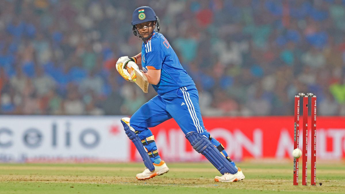 deepti-sharma-pat-cummins-win-icc-player-of-month-awards-for-december