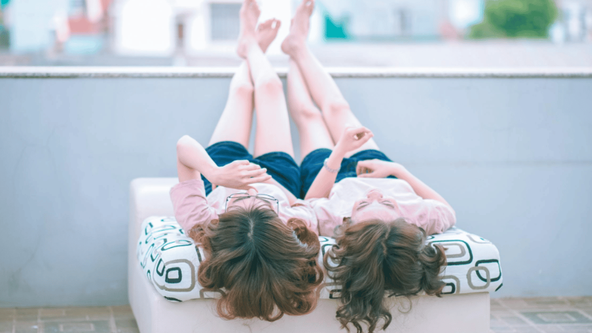 twin-sisters-unaware-of-each-other-existence-reunite-after-19-years-since-birth-through-tiktok