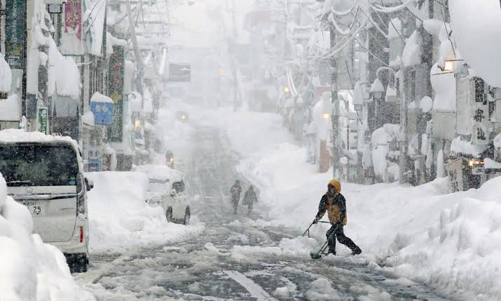 In Pics: Japan Turns White After Heavy Snowfall, Witnesses Massive ...