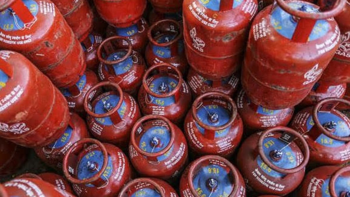 Oil Companies Reduces Prices Of Jet Fuel Commercial Lpg Cylinder Details Inside