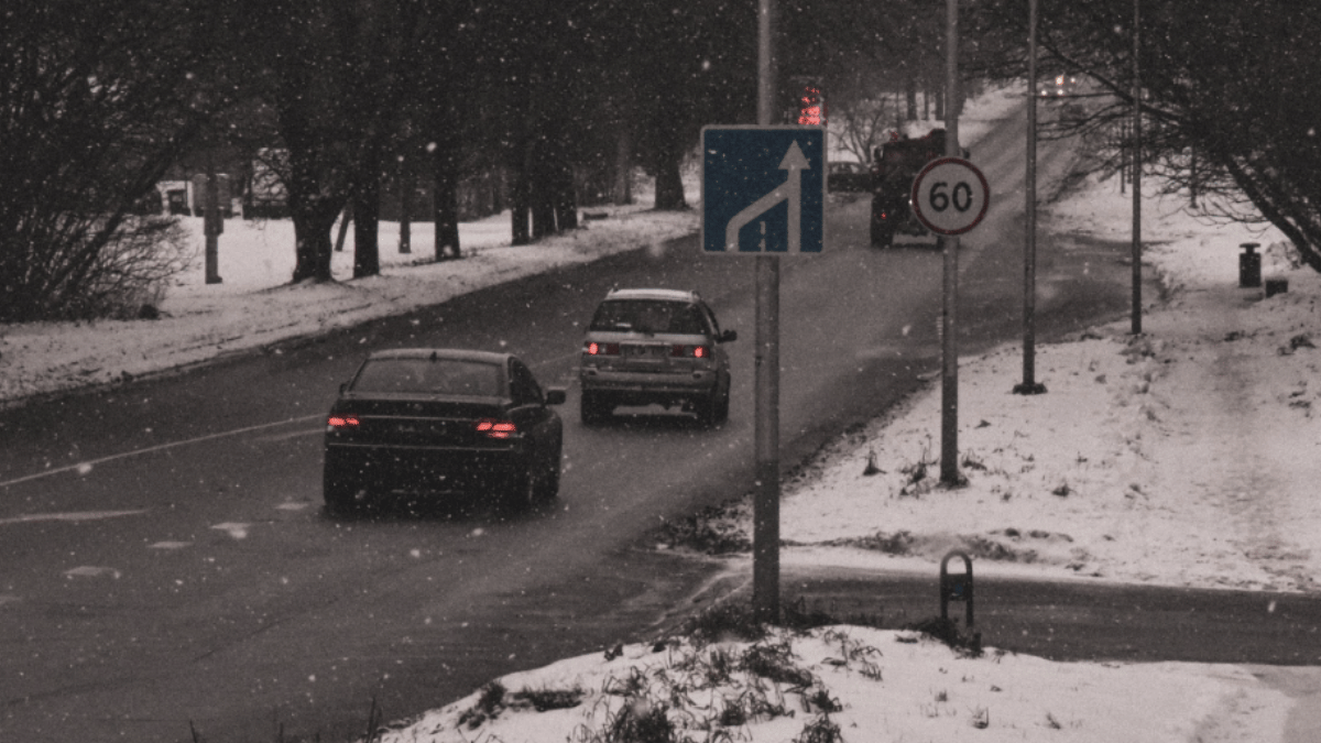 Boss Makes Sure That Employees Turn Up To Work During Snowstorm. (Source: Pexels)