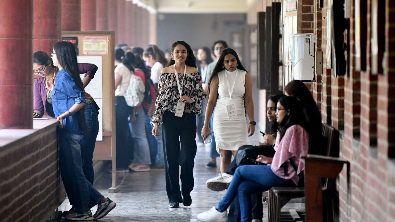 no-de-reservation-of-reserved-posts-in-educational-institutions-clarifies-education-ministry-details
