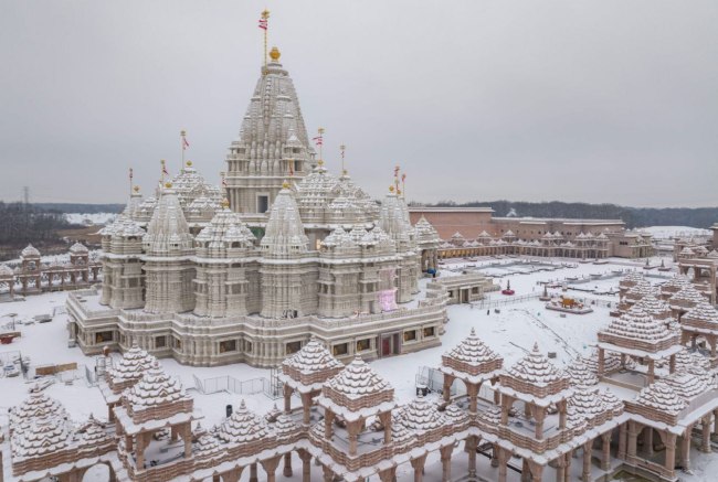 Snow-Covered Images Of BAPS Swaminarayan Temple In New Jersey Surface ...