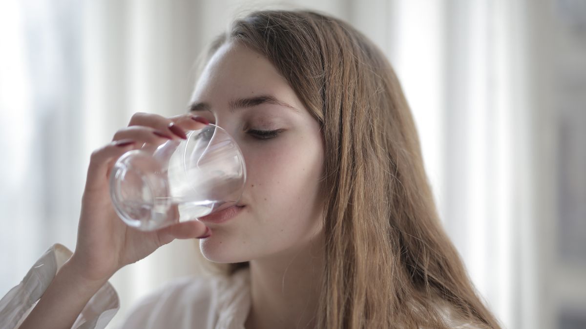 Do You Know About These 5 Benefits Of Drinking Warm Water