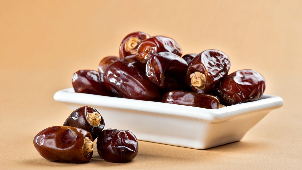 6 Health Advantages Of Eating One Piece Of Date In The Morning On An