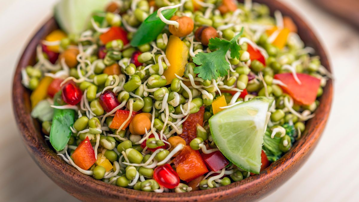 5 Amazing Health Benefits Of Eating Sprouts In Breakfast