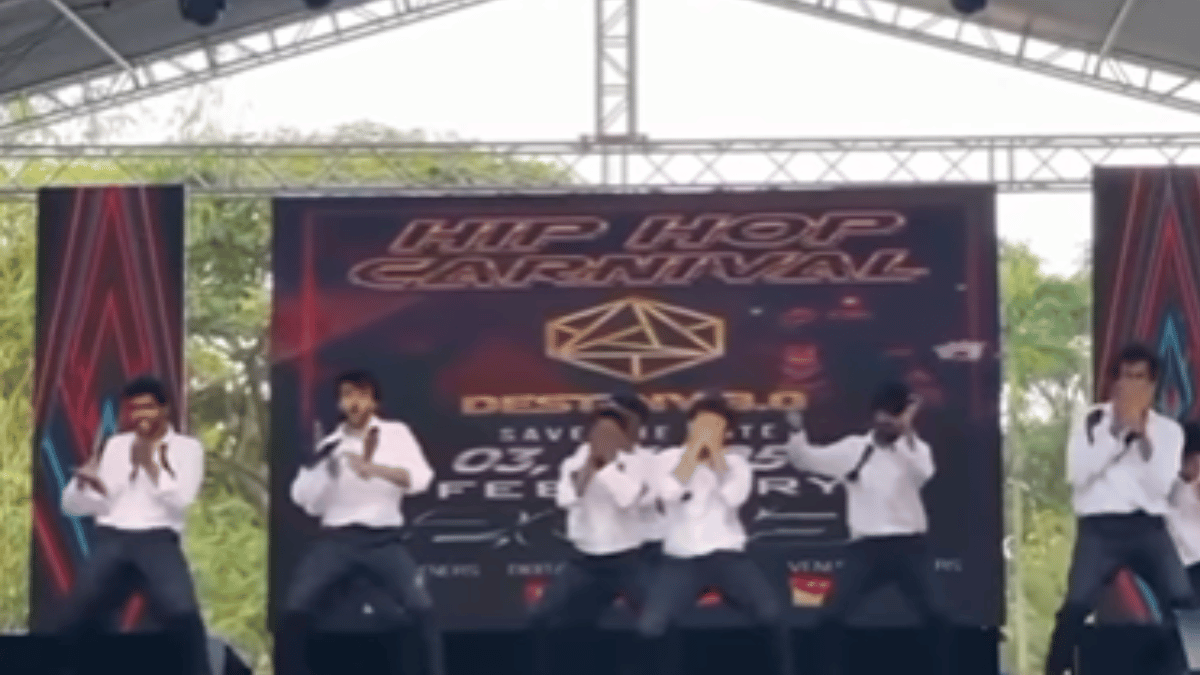 boys-dancing-to-shah-rukh-khan-chammak-challo-turn-into-overnight-internet-sensation-for-their-killer-moves-viral-video