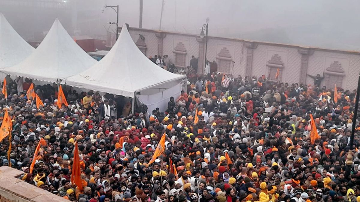 non-stop-devotees-influx-at-ayodhyas-ram-temple-for-ram-lalla-darshan-1000-raf-jawans-deployed-up-cm-yogi-adityanath-ayyodhya-ram-mandir-darshan