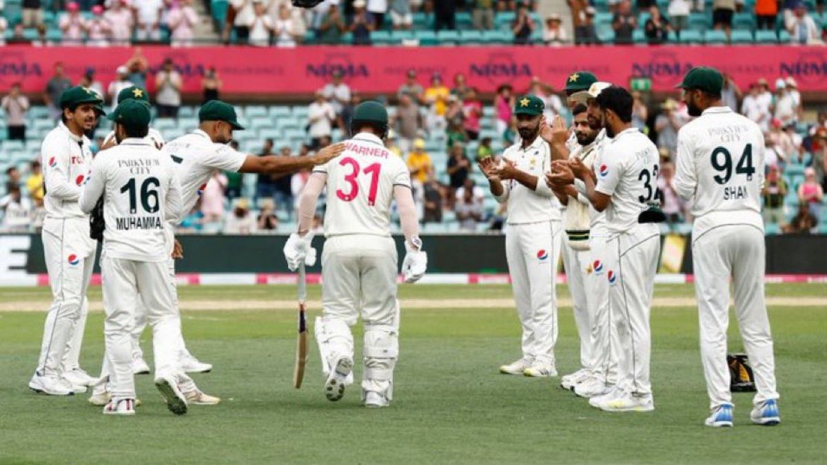 simon-katich-feels-sandpaper-gate-will-restrict-retiring-david-warner-from-gaining-full-respect-from-public