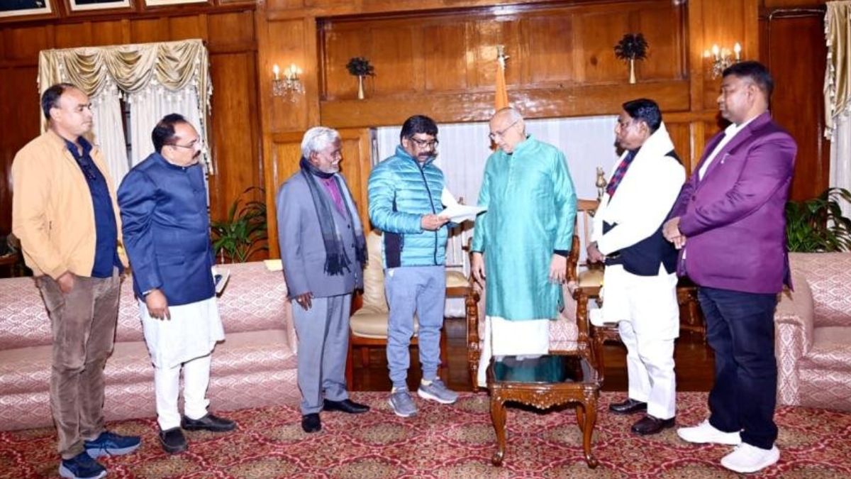 jharkhand-news-hemant-soren-chief-minister-ed-questioning-champai-soren-new-cm-jmm-mlas-meeting-ranchi-news-latest-updates