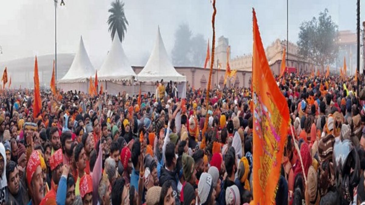 Over 2.5 Lakh Devotees Visit Ram Temple, Offer Prayers In Ayodhya As ...