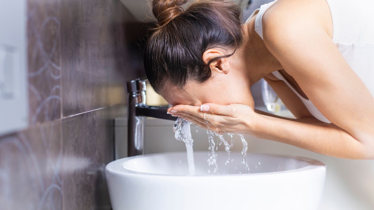 5-reasons-why-you-should-never-wash-your-face-with-hot-water