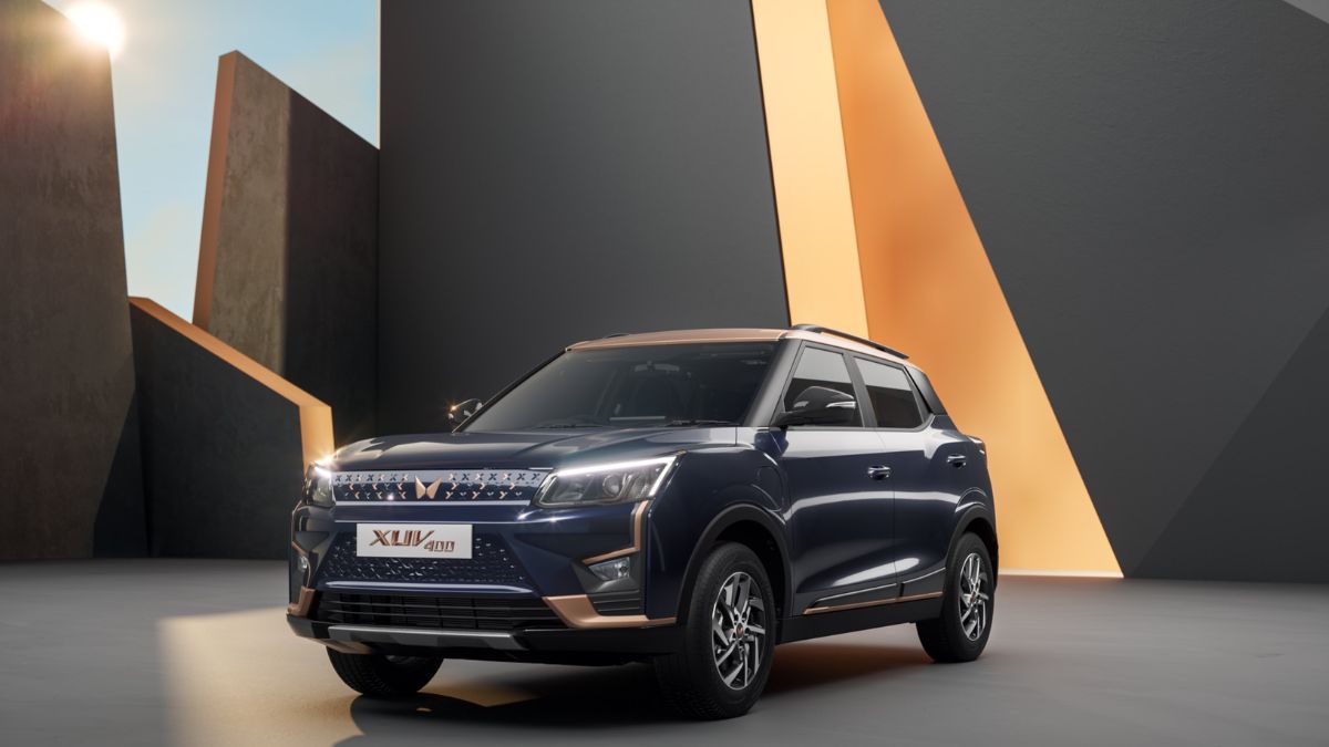 mahindra-xuv400-pro-launched-mahindra-xuv400-pro-india-launch-xuv400-pro-price-in-india-xuv400-pro-india-price-mahindra-xuv400-pro-driving-range-performance-features-specs