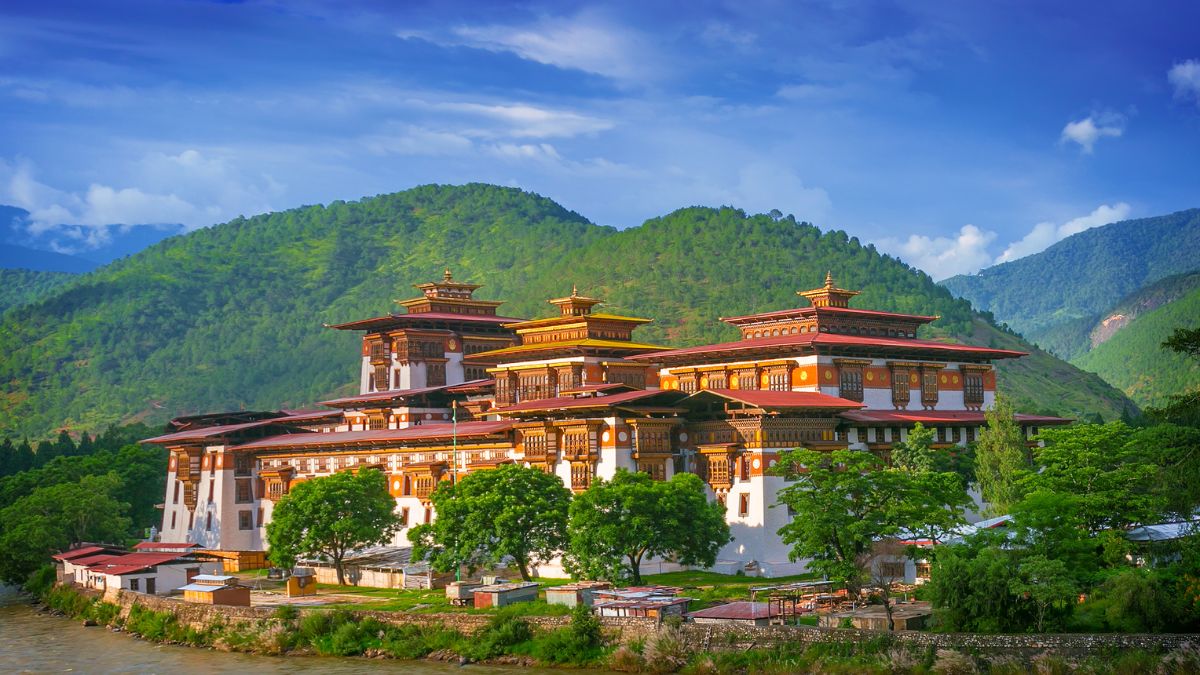 bhutan tour package from lucknow