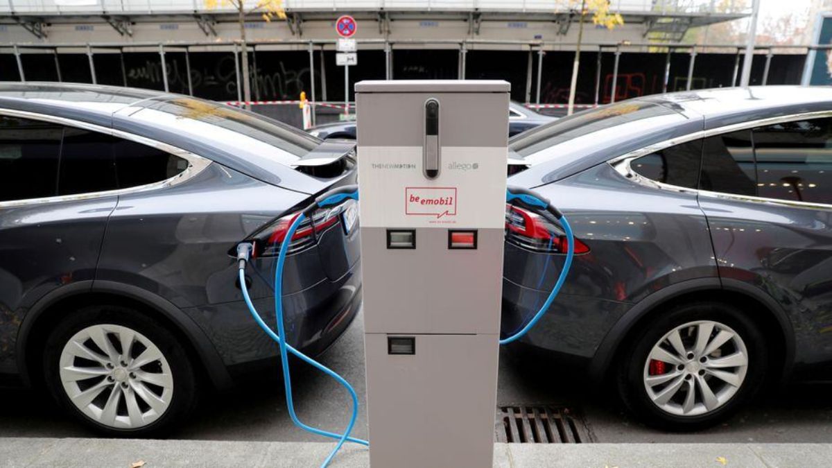 electric-vehicles-are-more-polluting-than-your-regular-ice-vehicles-claims-report