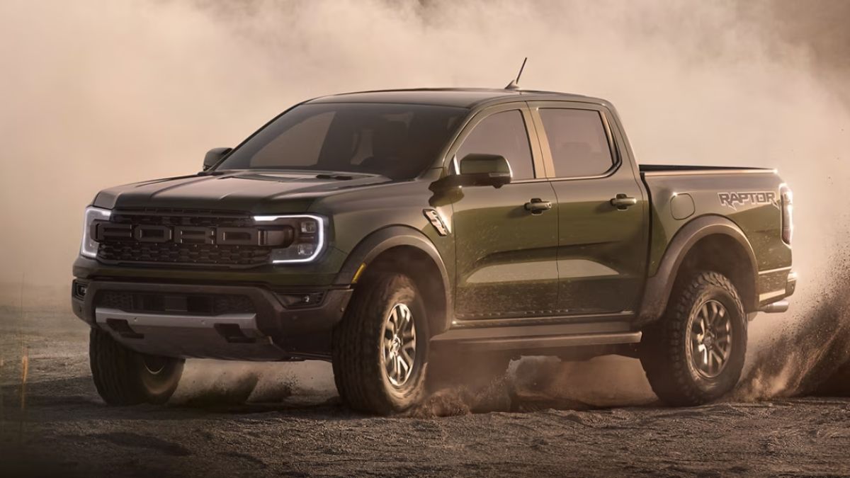 ford-ranger-pickup-truck-spotted-with-newgen-endeavour-in-chennai-all-about-toyota-hilux-upcoming-competition