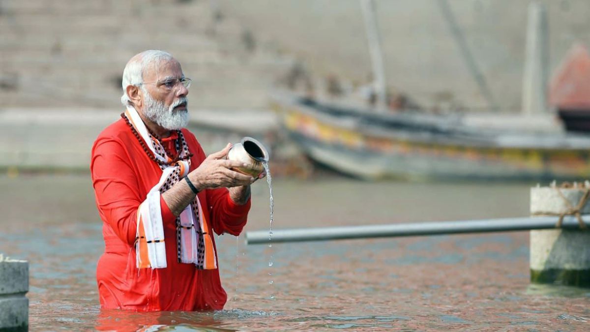 ‘Kashi For The Third Time’ PM Modi Bows To Party Workers After BJP