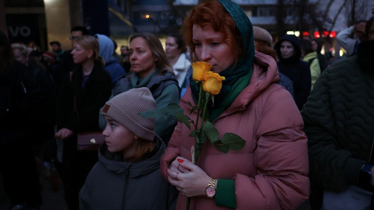 Alexei Navalny’s Funeral: Over 100 Detained Across Russia For Honouring ...