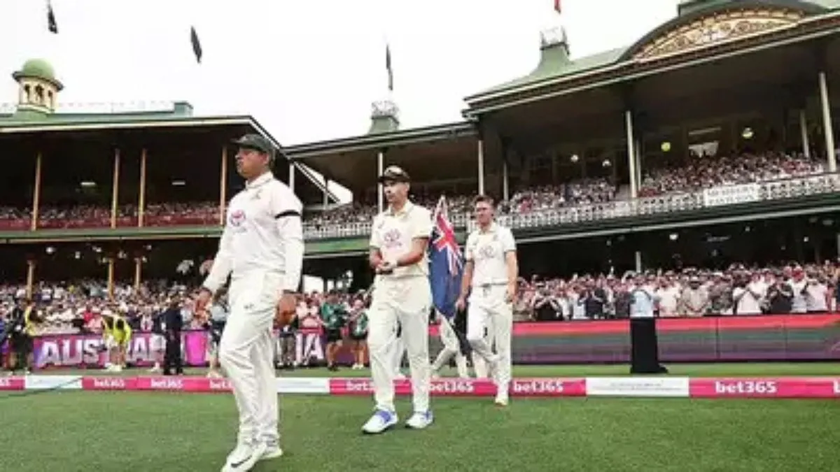 india-national-cricket-team-vs-australia-national-cricket-team-match-scorecard-why-australias-usman-khawaja-is-wearing-black-armband-in-sydney-test