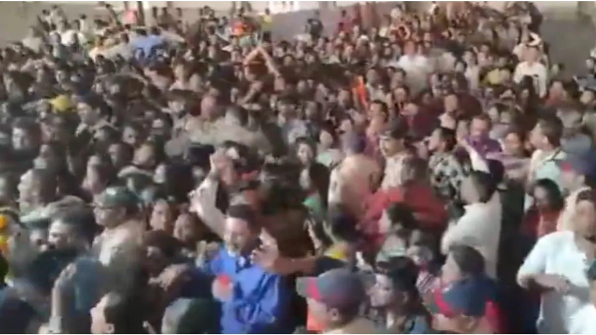 thane-stampedelike-situation-at-bageshwar-baba-dhirendra-shastris-katha-watch-video