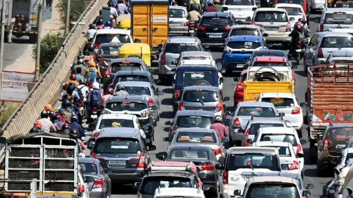 bengaluru-chitra-santhe-traffic-advisory-traffic-restricted-around-windsor-manor-shivananda-circle-until-9-pm-check-details