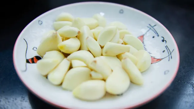 5-incredible-benefits-of-eating-raw-garlic-cloves-everyday