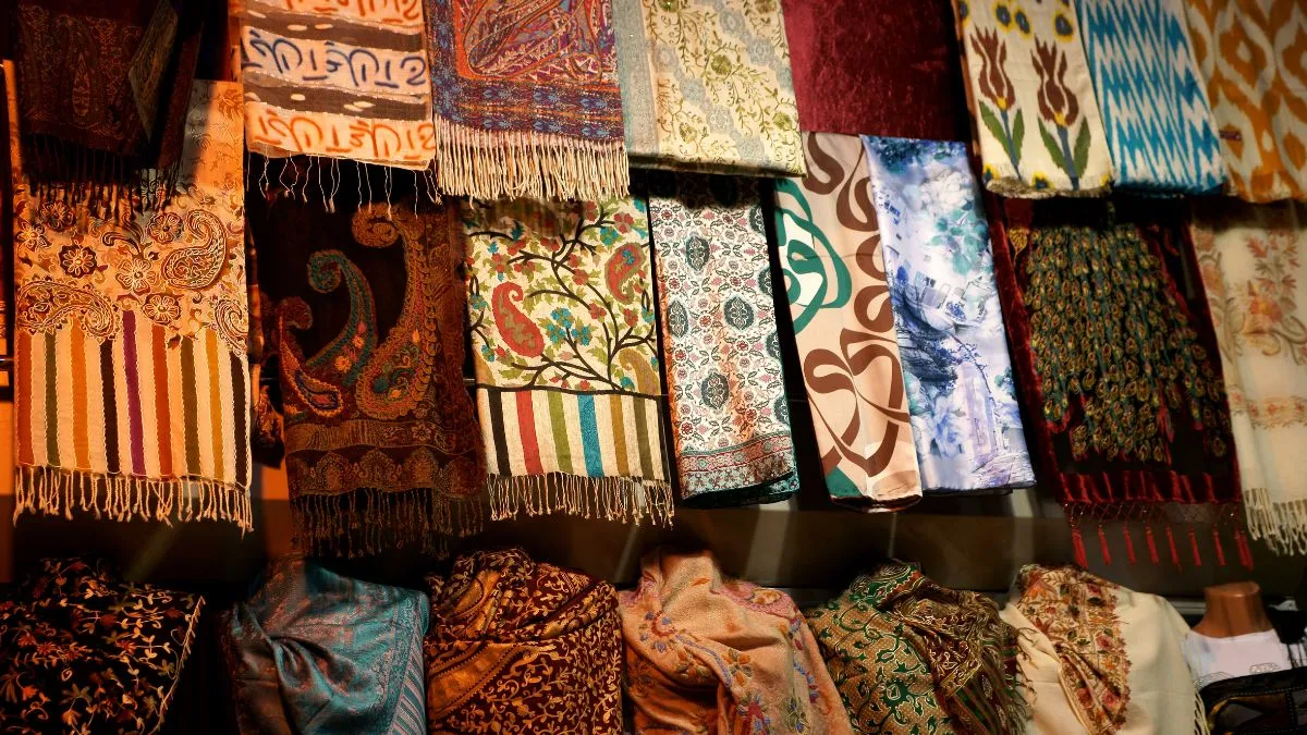 5-easy-ways-to-identify-real-pashmina-shawl