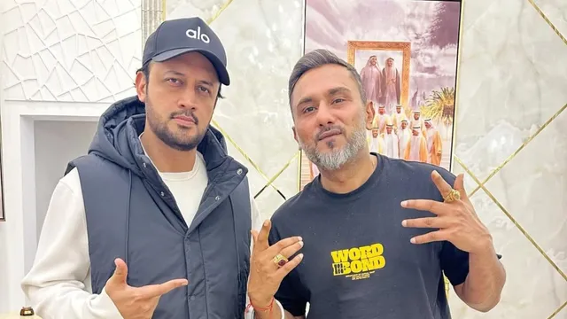 honey-singh-and-pakistani-singer-atif-aslam-pose-together-fans-manifest-collaboration