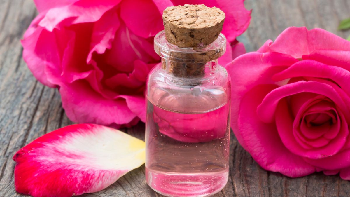 ways to use rose water for glowing skin (1)