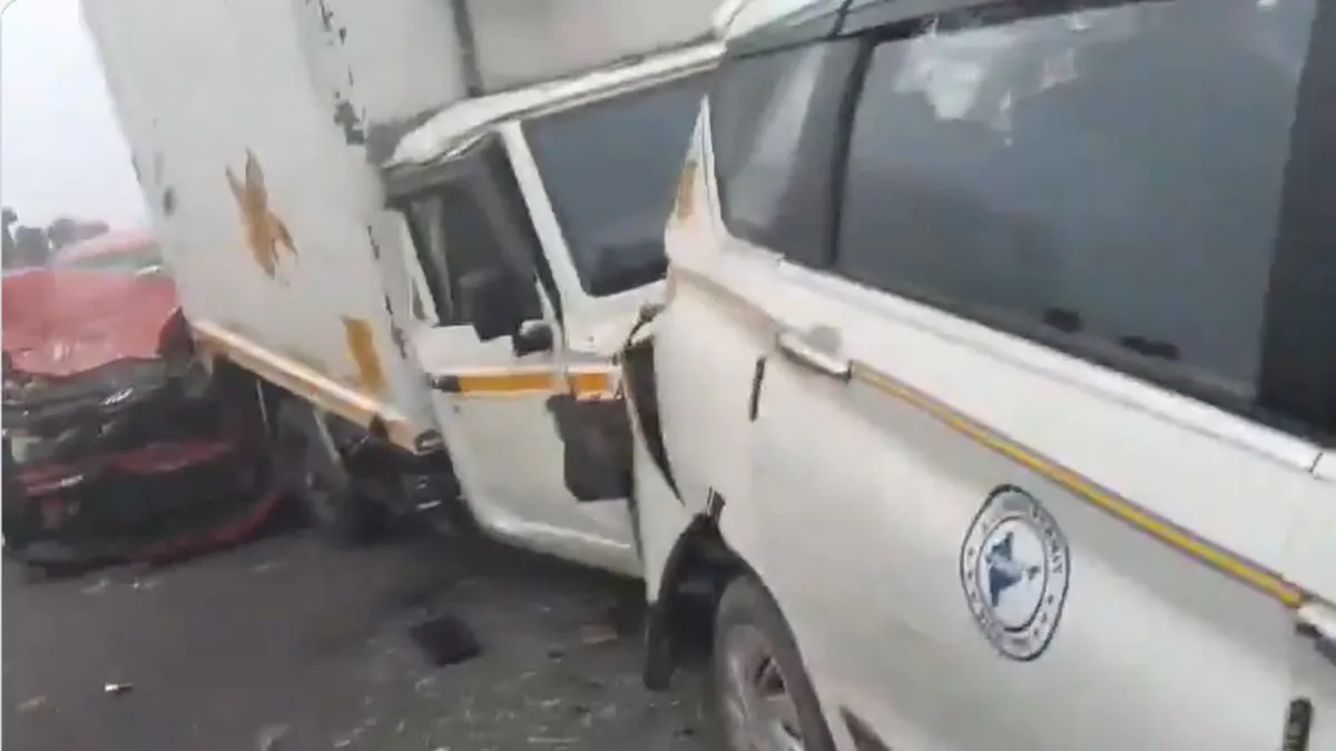 moradabad-accident-cars-pileup-as-dense-fog-leads-to-multiplevehicle-collision-police-van-damaged-watch