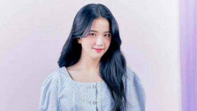 blackpink-jisoo-gets-belated-birthday-love-from-jennie-lisa-rose-sends-food-truck-on-boyfriend-on-demand-kdrama-set