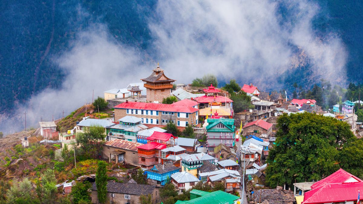top 10 famous tourist spots in Himachal Pradesh Kasauli village (2)
