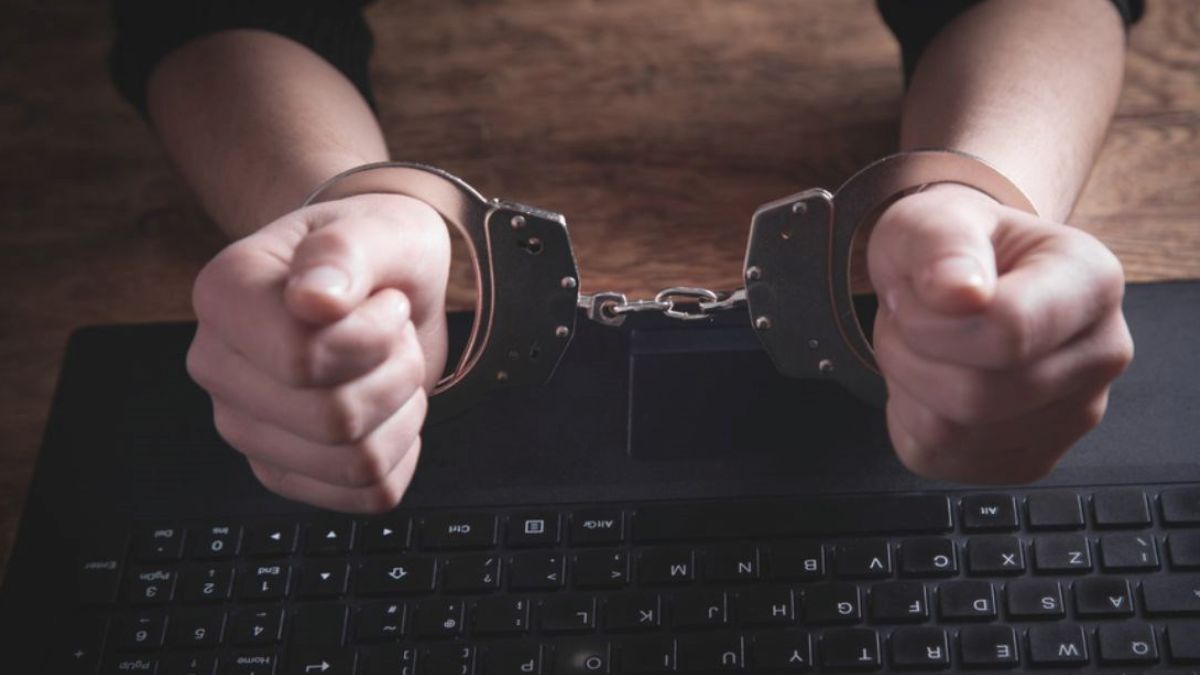 bengaluru-woman-loses-rs-12-crore-in-digital-arrest-borrows-rs-40-lakh-to-meet-demands