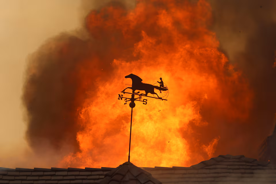 los-angeles-wildfires-dead-as-blaze-intensifies-thousands-of-structures-destroyed-officials-say-no-relief-in-sight-updates