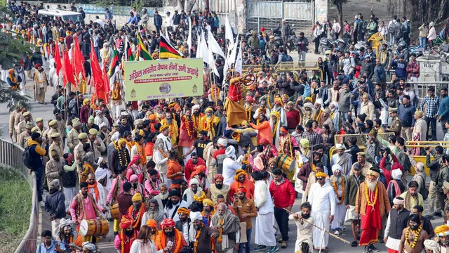 mahakumbh-2025-prayagraj-police-issues-traffic-advisory-for-shahi-snan-check-details