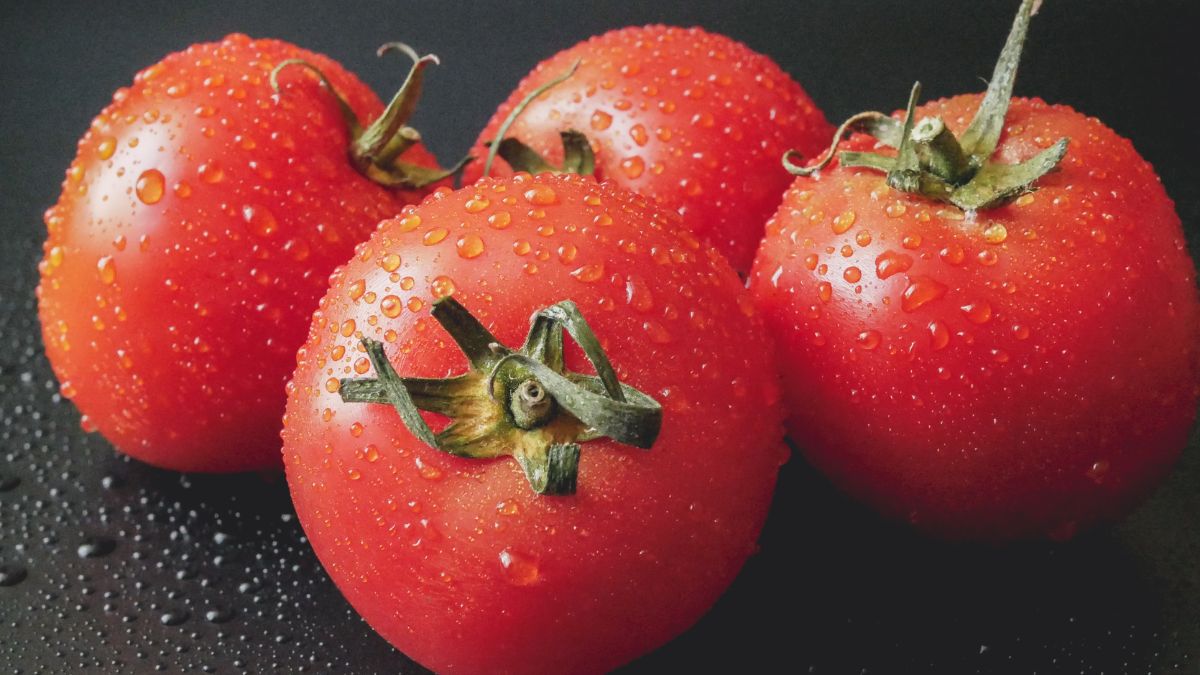 reasons to use tomatoes for hair (1)