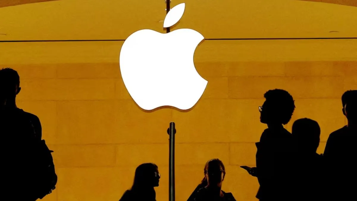 iphones-global-market-share-declines-as-apple-ai-features-remain-absent-in-china