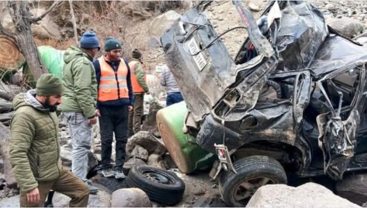 ladakh-road-accident-five-dead-two-injured-after-scorpio-collides-with-truck-in-kargil
