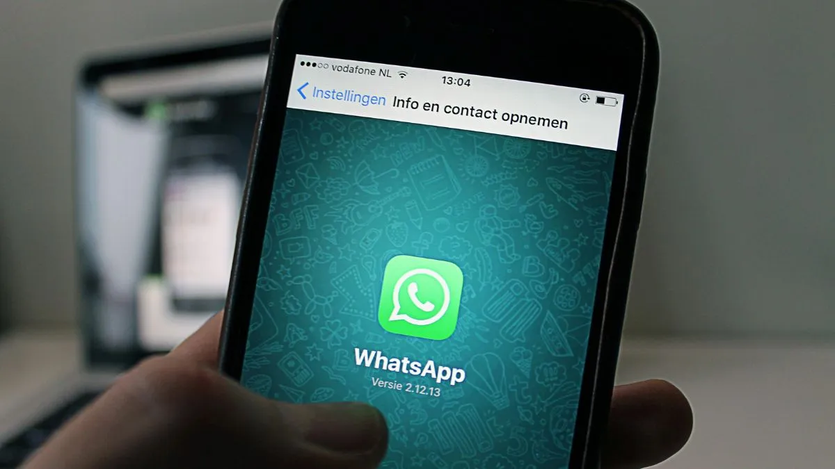 whatsapp-may-introduce-ais-tab-replacing-communities-heres-what-to-expect