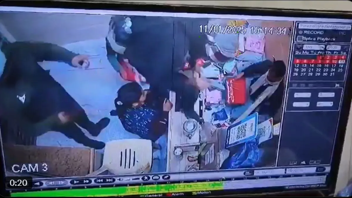 gunpoint-heist-in-mathura-three-robbers-enter-jewellery-shop-loot-cash-and-gold-viral-video