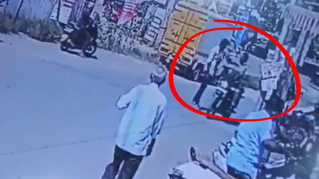 viral-video-coimbatore-cop-slaps-young-man-crossing-road-while-scrolling-on-phone-watch