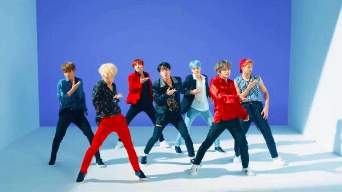 bts-jungkook-v-jimin-and-others-groove-to-mujhse-shaadi-karogi-song-leaving-desi-army-blushing-fanmade-viral-video