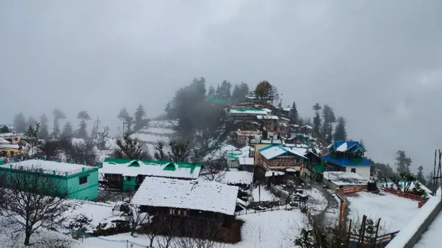 weather-update-imd-issues-yellow-alert-for-dense-fog-in-delhi-ncr-up-snowfall-light-rain-expected-in-j-k-himachal