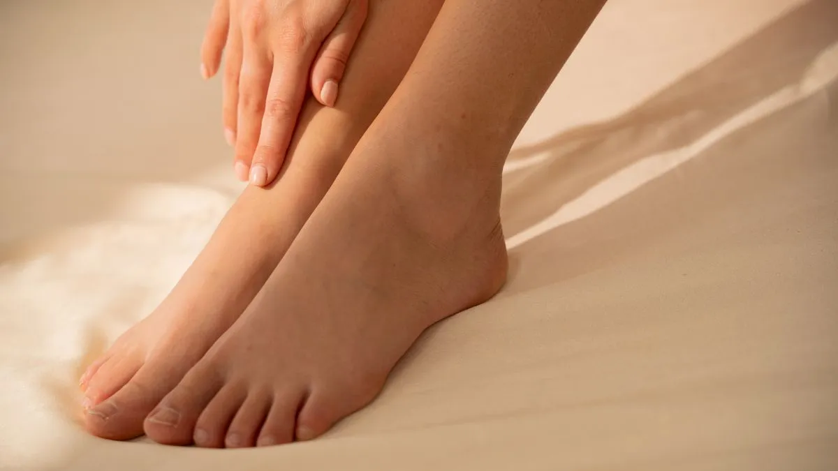 5-simple-ways-to-keep-your-feet-smooth-and-crack-free-this-winter