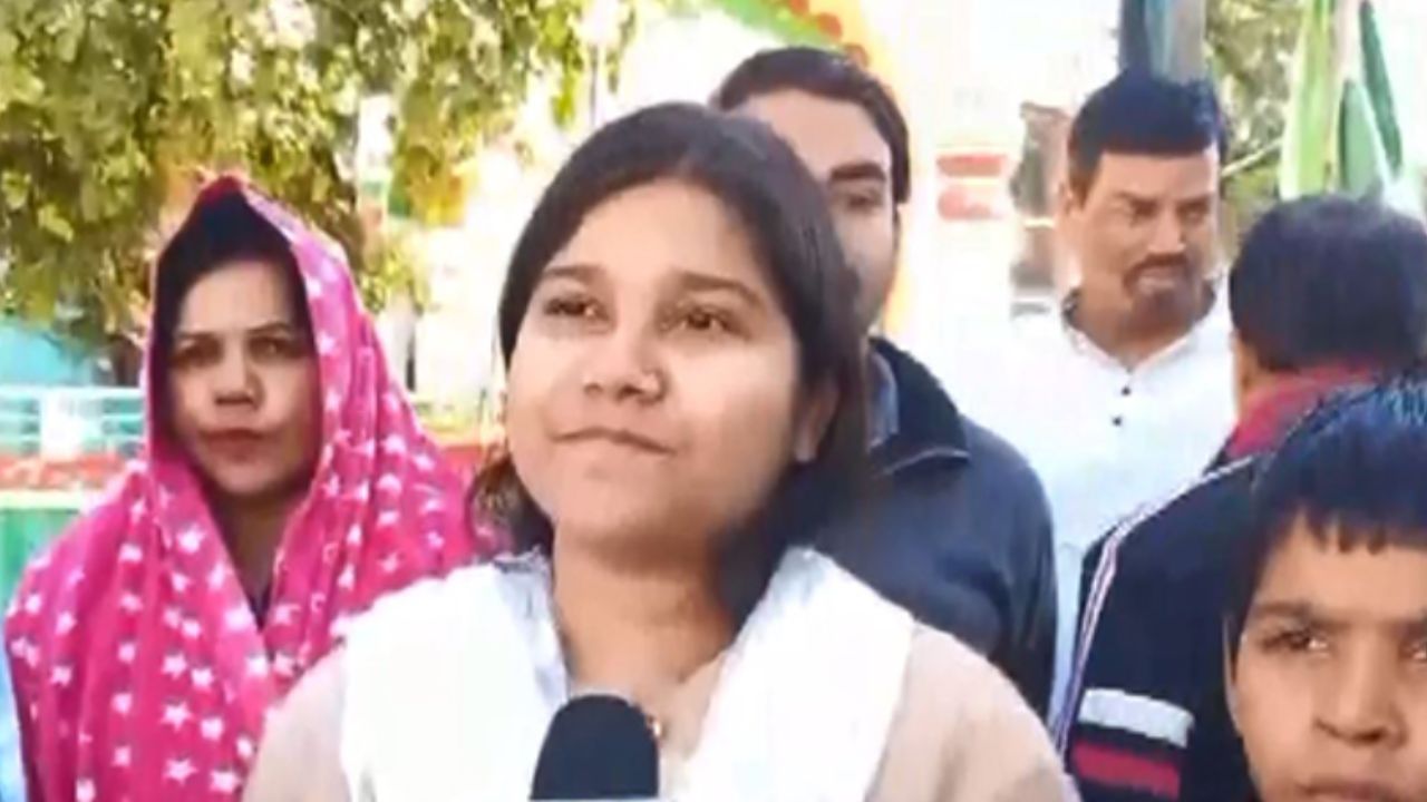 mp-pcs-result-meet-ayesha-ansari-daughter-of-autodriver-becomes-deputy-collector-after-clearing-mppsc-exam-know-her-inspiring-journey