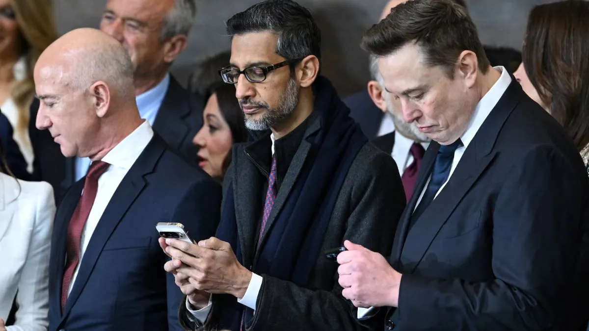 guess-which-smartphone-elon-musk-sundar-pichai-are-using-their-choices-revealed