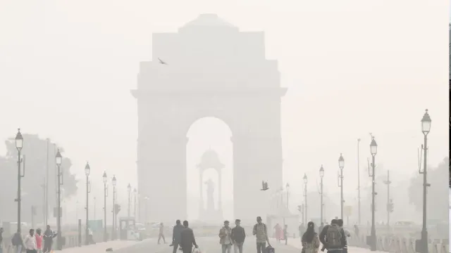 delhi-weather-update-imd-predicts-light-rainfall-for-today-issues-yellow-alert-in-national-capital-check-forecast